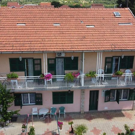 Отель Apartman Palme Шибеник Экстерьер фото