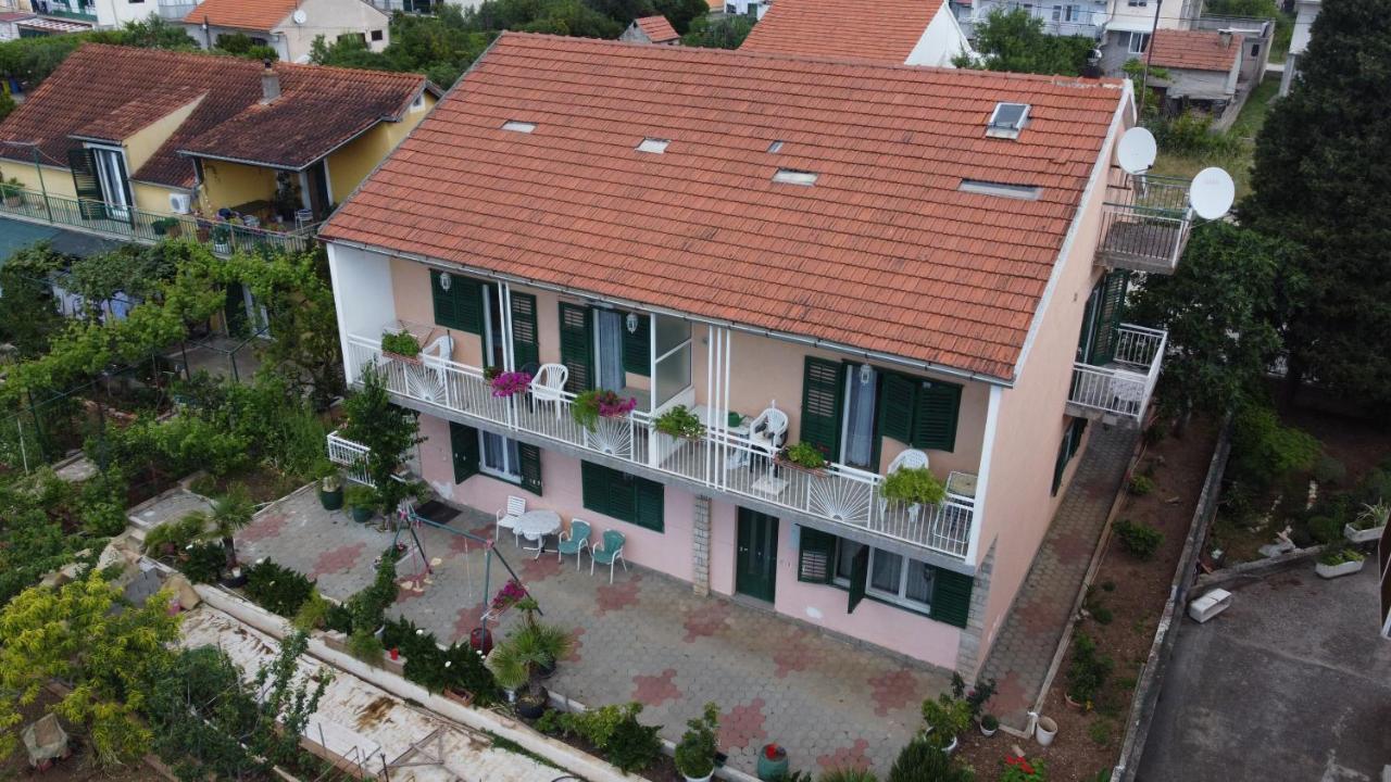 Отель Apartman Palme Шибеник Экстерьер фото