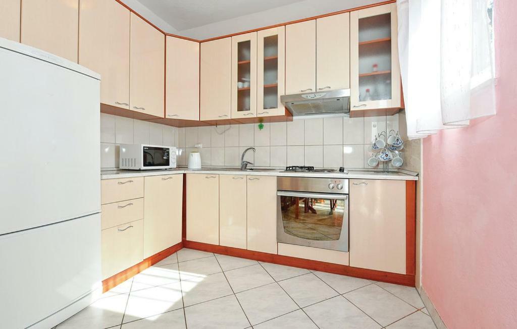 Отель Apartman Palme Шибеник Экстерьер фото