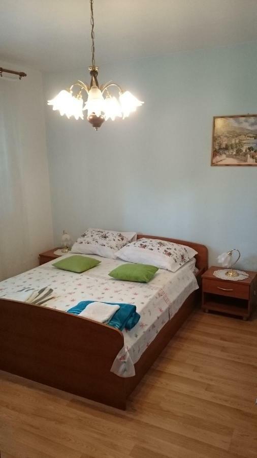 Отель Apartman Palme Шибеник Экстерьер фото